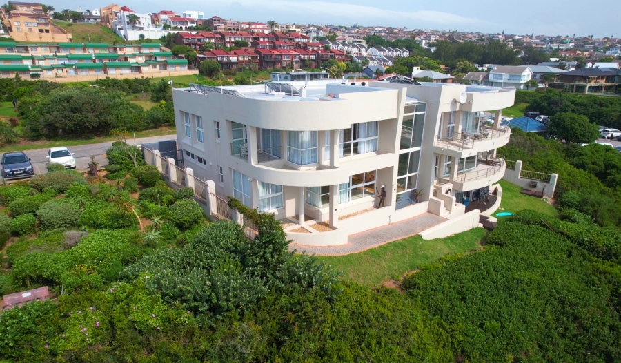 7 Bedroom Property for Sale in Wavecrest Eastern Cape